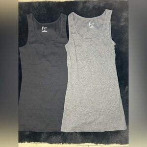 Felina Ribbed Tank Tops Set of 2 Women’s Size Small Black Gray Racerback